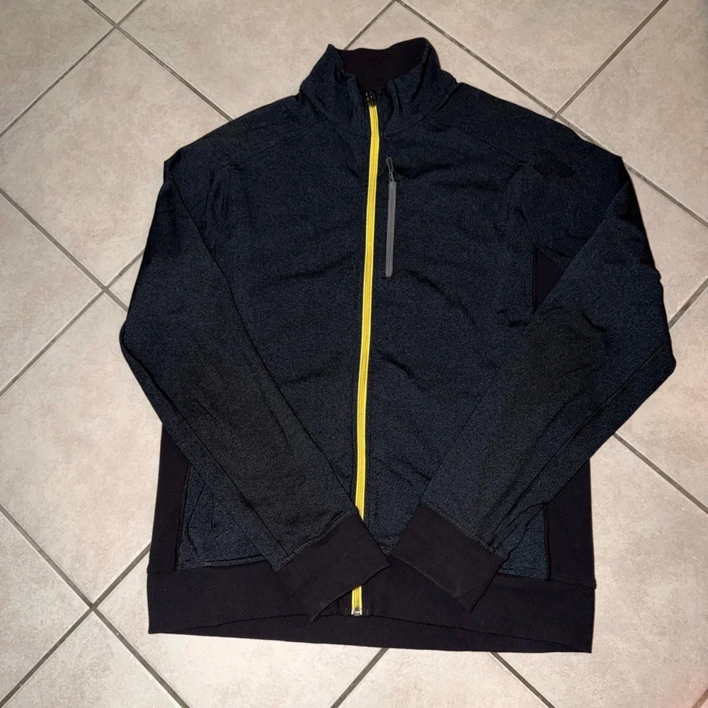 LULULEMON TRACK MEN’S JACKET HEATHERED BLACK YELLOW FULL ZIP SIZE XL PTP 22” EUC